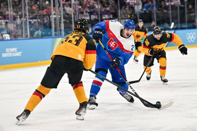 18 02 2026, Milano, Santa Giulia Ice hockey, Eishockey Arena, Winter Olympics: Slovakia - Germany (Ice Hockey), Adam Ruzicka of Slovakia against Moritz Seider of Germany Milano Santa Giulia Ice Hockey Arena Lombardy Italy *** 18 02 2026, Milano, Santa Giulia Ice Hockey Arena, Winter Olympics Slovakia Germany Ice Hockey , Adam Ruzicka of Slovakia against Moritz Seider of Germany Milano Santa Giulia Ice Hockey Arena Lombardy Italy Copyright: xJustPictures.ch AndreaxBrancax jp-en-AnBr-AB-AAB_460018022026