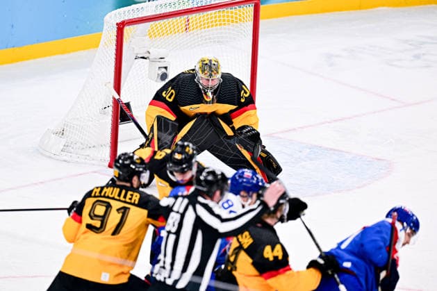 SLOVAKIA (SVK) vs GERMANY (GER), during Mens Play-offs Quarterfinals, Ice hockey, Eishockey at the Olympic Winter games, Winterspiele,Spiele, Summer games Milano Cortina 2026, at Milano Santagiulia Ice Hockey Arena, on February 18, 2026 in Milan, Italy. Noxthirdxpartyxsales  aflo_320346402