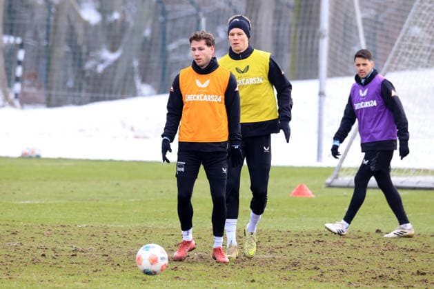 DEU, DFL, 2. FBL Hertha BSC, Training, 18.02.2026, Sportforum, Berlin, DEU, DFL, 2. FBL Hertha BSC, Training, im Bild Leon Jensen (Hertha BSC Berlin 5), Luca Schuler (Hertha BSC Berlin 18) DFL - regulations prohibit any use of Photographs as image sequences and or quasi-video