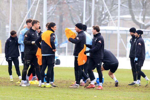 DEU, DFL, 2. FBL Hertha BSC, Training, 18.02.2026, Sportforum, Berlin, DEU, DFL, 2. FBL Hertha BSC, Training, im Bild Hertha-Spielerkreis, Fabian Reese (Hertha BSC Berlin 11), Leon Jensen (Hertha BSC Berlin 5) DFL - regulations prohibit any use of Photographs as image sequences and or quasi-video
