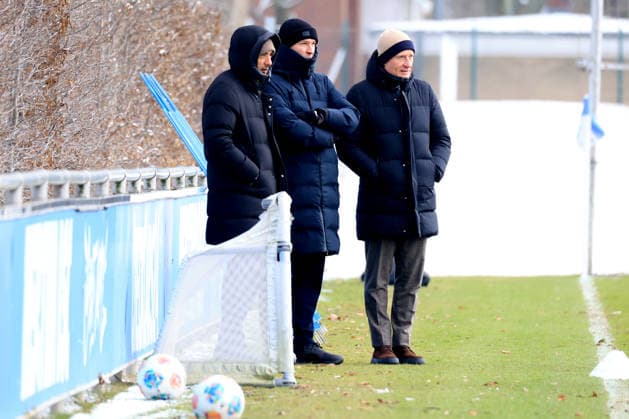 DEU, DFL, 2. FBL Hertha BSC, Training, 18.02.2026, Sportforum, Berlin, DEU, DFL, 2. FBL Hertha BSC, Training, im Bild Dr. Peter Goerlich - Geschaeftsfuehrung, Benjamin Weber (Sportdirektor, Hertha BSC Berlin), Leiter Teammanagement Sami Allagui (Hertha BSC) DFL - regulations prohibit any use of Photographs as image sequences and or quasi-video