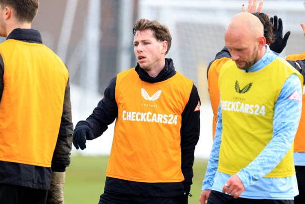 DEU, DFL, 2. FBL Hertha BSC, Training, 18.02.2026, Sportforum, Berlin, DEU, DFL, 2. FBL Hertha BSC, Training, im Bild Leon Jensen (Hertha BSC Berlin 5), Toni Leistner (Hertha BSC Berlin 37) DFL - regulations prohibit any use of Photographs as image sequences and or quasi-video