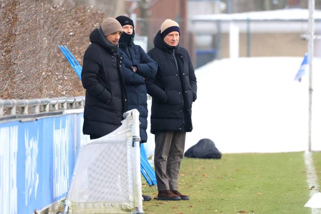 DEU, DFL, 2. FBL Hertha BSC, Training, 18.02.2026, Sportforum, Berlin, DEU, DFL, 2. FBL Hertha BSC, Training, im Bild Dr. Peter Goerlich - Geschaeftsfuehrung, Benjamin Weber (Sportdirektor, Hertha BSC Berlin), Leiter Teammanagement Sami Allagui (Hertha BSC) DFL - regulations prohibit any use of Photographs as image sequences and or quasi-video