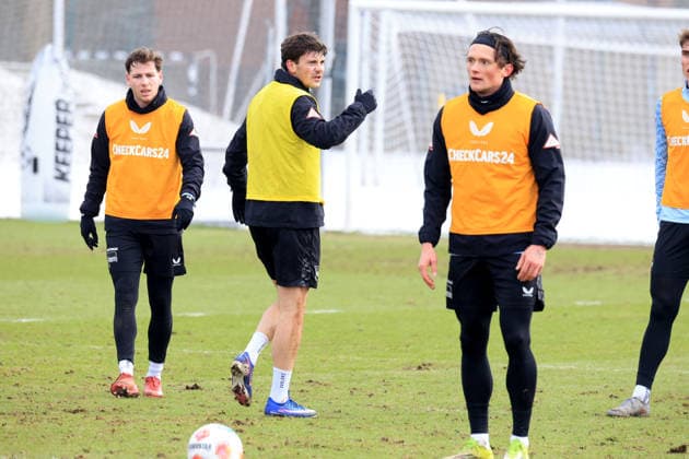 DEU, DFL, 2. FBL Hertha BSC, Training, 18.02.2026, Sportforum, Berlin, DEU, DFL, 2. FBL Hertha BSC, Training, im Bild Dawid Kownacki (Hertha BSC Berlin 9), Leon Jensen (Hertha BSC Berlin 5), Fabian Reese (Hertha BSC Berlin 11) DFL - regulations prohibit any use of Photographs as image sequences and or quasi-video