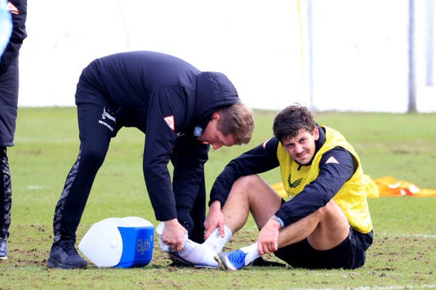 DEU, DFL, 2. FBL Hertha BSC, Training, 18.02.2026, Sportforum, Berlin, DEU, DFL, 2. FBL Hertha BSC, Training, im Bild Dawid Kownacki (Hertha BSC Berlin 9), verletzt DFL - regulations prohibit any use of Photographs as image sequences and or quasi-video