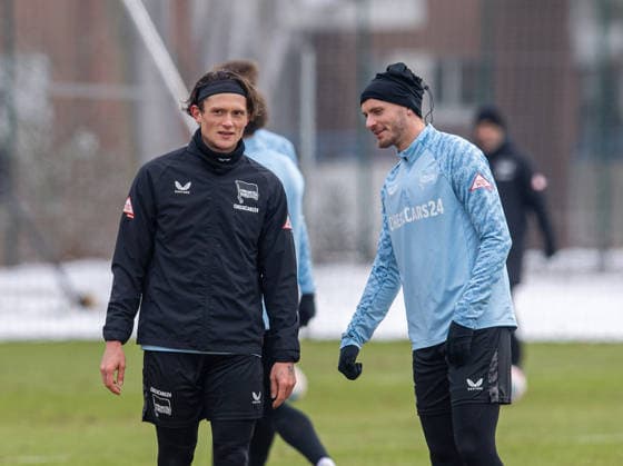 Fussball, Herren, Saison 2025 26, 2. Bundesliga, Hertha BSC, Training, v.l. Fabian Reese (Hertha BSC), Marton Dardai (Hertha BSC), 18.02. 2026,