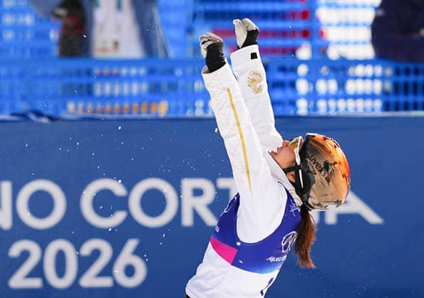 (260218) -- LIVIGNO, Feb. 18, 2026 -- Xu Mengtao of China celebrates after the freestyle skiing women s aerials final 2 at the Milan-Cortina 2026 Olympic Winter games, Winterspiele,Spiele, Summer games in Livigno, Italy, Feb. 18, 2026. ) (MICO2026)ITALY-LIVIGNO-OLYMPIC WINTER GAMES-FREESTYLE SKIING-WOMEN S AERIALS-FINAL WuxHuiwo 