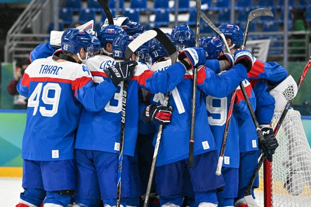 18 02 2026, Milano, Santa Giulia Ice hockey, Eishockey Arena, Winter Olympics: Slovakia - Germany (Ice Hockey), Slovakia celebrate the victory Milano Santa Giulia Ice Hockey Arena Lombardy Italy *** 18 02 2026, Milano, Santa Giulia Ice Hockey Arena, Winter Olympics Slovakia Germany Ice Hockey , Slovakia celebrate the victory Milano Santa Giulia Ice Hockey Arena Lombardy Italy Copyright: xJustPictures.ch AndreaxBrancax jp-en-AnBr-AB-AAB_546818022026
