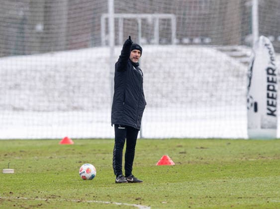 Fussball, Herren, Saison 2025 26, 2. Bundesliga, Hertha BSC, Training, Trainer Stefan Leitl (Hertha BSC), 18.02. 2026,