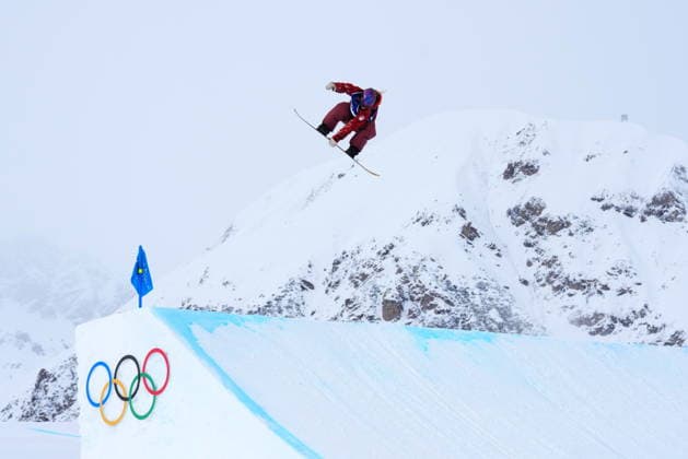 February 18, 2026, Livigno, Italy: Canada s Juliette Pelchat competes in run two of the women s snowboard slopestyle at the Milano Cortina 2026 Winter Olympic Games, Olympische Spiele, Olympia, OS in Livigno, Italy, Wednesday, Feb. 18, 2026. Canada News - February 18, 2026  - ZUMAc35_ 20260218_zaf_c35_033 Copyright: xSeanxKilpatrickx