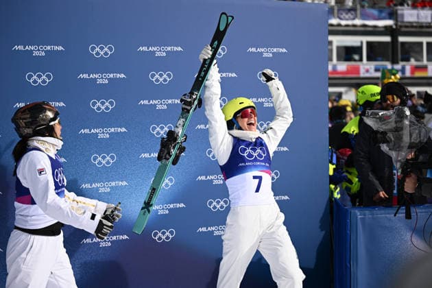 2026 WINTER Olympic Games, Olympische Spiele, Olympia, OS Danielle Scott of Australia reacts after winning silver in the Women™s Aerials super final at Livigno Snow Park on day 11 of the 2026 Milano Cortina Winter Olympic Games in Italy, Wednesday, February 18, 2026. ( NO ARCHIVING, EDITORIAL USE ONLY LIVIGNO SONDRIO ITALY  Copyright: xDANxHIMBRECHTSx 20260219192912172490