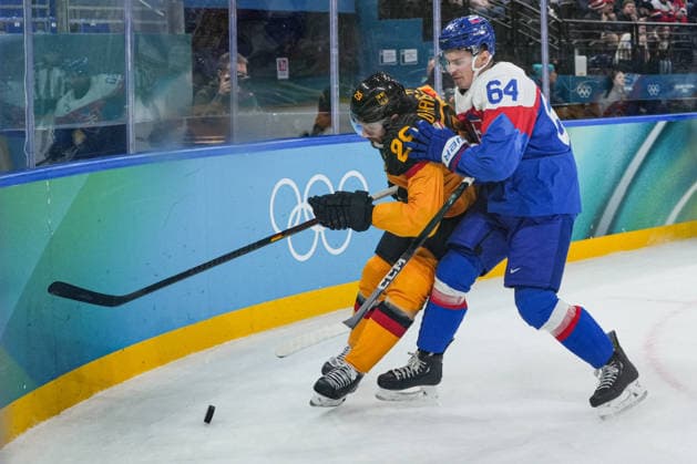 Milano-Cortina 2026 Winter Olympics MILAN, ITALY - FEBRUARY 18: Patrik Koch (64) of Slovakia in action against Leon Draisaitl (29) of Germany during the quarterfinal Ice hockey, Eishockey match at the 2026 Milano-Cortina Winter Olympics at the Milano Santagiulia Ice Hockey Arena in Milan, Italy on February 18, 2026. Cemal Yurttas Anadolu Milan Italy. Editorial use only. Please get in touch for any other usage.  Copyright: x2026xAnadoluxCemalxYurttasx