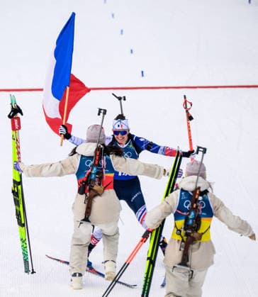 260218 Julia Simon of France celebrates with teammates as she competes in women s biathlon 4 x 6 km relay during day 12 of the 2026 Winter Olympics on February 18, 2026 in Anterselva. Photo: Mathias Bergeld BILDBYRAN kod MB MB1336 skidskytte biathlon skiskyting Olympic Games, Olympische Spiele, Olympia, OS olympics winter olympics os ol olympiska spel vinter-os olympiske leker milano cortina 2026 milan cortina 2026 milano cortina 2026 olympic games milano cortina 2026 winter olympic games milano cortina-os milano cortina-ol vinter-ol 12 bbeng relay stafett jubel *** 260218 Julia Simon of France celebrates with teammates as she competes in women s biathlon 4 x 6 km relay during day 12 of the 2026 Winter Olympics on February 18, 2026 in Anterselva Photo Mathias Bergeld BILDBYRAN code MB MB1336 biathlon biathlon biathlon olympic games olympics olympics winter olympics os ol olympic games winter os olympic games milano cortina 2026 milan cortina 2026 milano cortina 2026 olympic games milano cortina 2026 winter olympic games milano cortina os milano cortina ol winter ol 12 bbeng relay relay cheer  Copyright: MATHIASxBERGELD BB260218MB074