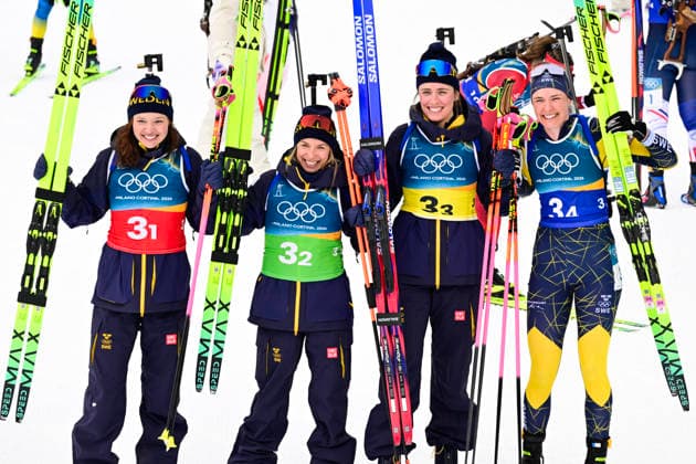 ANTERSELVA, ITALIEN 20260218 Sveriges Linn Gestblom, Anna Magnusson, Elvira Öberg och Hanna Öberg vid malgangen efter att de har tagit silver i damernas skidskyttestafett, 4x6 km, under vinter-OS i Anterselva, Italien. *** Bilden ingar i SPORTPAKET. För övriga BETALBILD *** ANTERSELVA ITALIEN x10030x *** ANTERSELVA, ITALY 20260218 Swedens Linn Gestblom, Anna Magnusson, Elvira Öberg and Hanna Öberg at the finish line after taking silver in the womens biathlon relay, 4x6 km, during the Winter Olympics in Anterselva, Italy Picture in SPORTPAKET For others PAYPICTURE ANTERSELVA ITALY x10030x  Copyright: xJonasxEkströmer TTx OS 2026 SKIDSKYTTESTAFETT DAMER