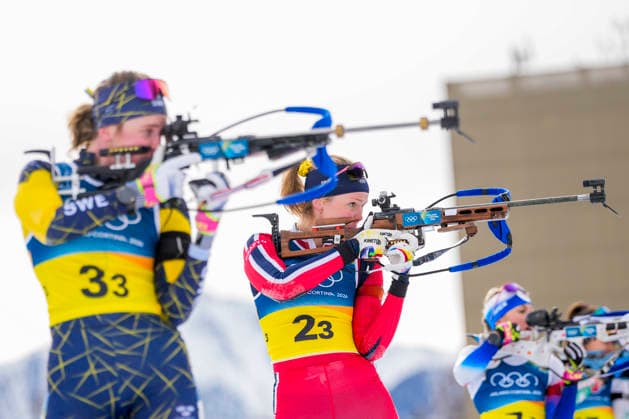 Winter Olympics in Milan Cortina 2026 Anterselva, Italy 20260218. Elvira Öberg from Sweden and Karoline Knotten from Norway during the women s 4 x 6 km relay in biathlon at the Winter Olympics in Milan Cortina 2026. Photo: Heiko Junge NTB Anterselva Italy EDITORIAL USE ONLY. RESTRICTED USE FOR BETTING COMPANIES Ref:_SPOsogJKaNZg9k.jpg *** Winter Olympics in Milan Cortina 2026 Anterselva, Italy 20260218 Elvira Öberg from Sweden and Karoline Knotten from Norway during the women s 4 x 6 km relay in biathlon at the Winter Olympics in Milan Cortina 2026 Photo Heiko Junge NTB Anterselva Italy EDITORIAL USE ONLY RESTRICTED USE FOR BETTING COMPANIES  Copyright: xHeikoxJungex xNTBx