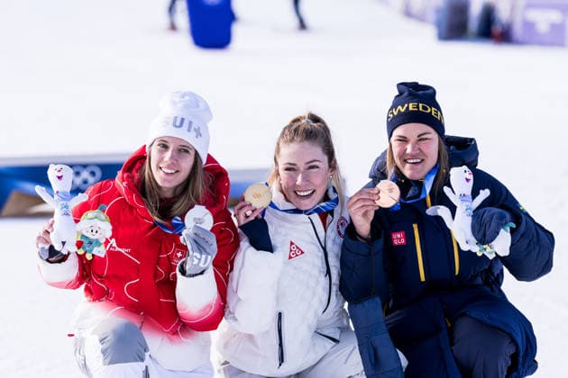 TOFANE, ITALY - FEBRUARY 18: Silver medalist Camille Rast (Switzerland), Gold medalist Mikaela Shiffrin (United States of America), Bronze medalist Anna Swenn Larsson (Sweden) posing together during the medal ceremony of the Alpine Skiing Women s Slalom at the Milano Cortina 2026 Olympics at Tofane Alpine Skiing Centre on day 12 of the Milano Cortina 2026 Olympics on February 18, 2026 in Tofane, Italy. Editorial use only. Italy Copyright: xSteffiexWunderlx