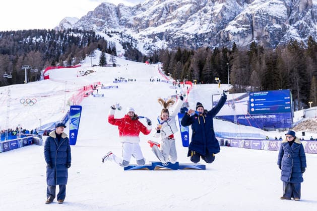 TOFANE, ITALY - FEBRUARY 18: Silver medalist Camille Rast (Switzerland), Gold medalist Mikaela Shiffrin (United States of America), Bronze medalist Anna Swenn Larsson (Sweden) posing together during the medal ceremony of the Alpine Skiing Women s Slalom at the Milano Cortina 2026 Olympics at Tofane Alpine Skiing Centre on day 12 of the Milano Cortina 2026 Olympics on February 18, 2026 in Tofane, Italy. Editorial use only. Italy Copyright: xSteffiexWunderlx