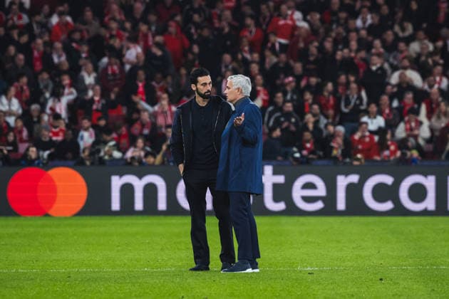 UEFA Champions League match between SL Benfica and Real Madrid FC - 17 Feb 2026 Head Coach Alvaro Arbeloa of Real Madrid FC talks to Head Coach Jose Mourinho of SL Benfica during the UEFA Champions League 2025 26 Play-offs First Leg match between SL Benfica and Real Madrid CF at Estadio da Luz. Final score: SL Benfica 0 - 1 Real Madrid FC. Lisbon Portugal Copyright: xHenriquexCasinhasx xSOPAxImagesx HCASINHAS_17022025_SLBENFICA_VS_REALMADRID_039