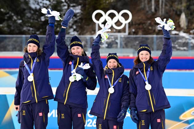 ANTERSELVA, ITALIEN 20260218 Sveriges Hanna Öberg, Elvira Öberg, Anna Magnusson och Linn Gestblom pa prispallen efter att de har tagit silver i damernas skidskyttestafett, 4x6 km, under vinter-OS i Anterselva, Italien. *** Bilden ingar i SPORTPAKET. För övriga BETALBILD *** ANTERSELVA ITALIEN x10030x *** ANTERSELVA, ITALY 20260218 Swedens Hanna Öberg, Elvira Öberg, Anna Magnusson and Linn Gestblom on the podium after taking silver in the womens biathlon relay, 4x6 km, during the Winter Olympics in Anterselva, Italy Picture in SPORT PACKAGE For others PAY PICTURE ANTERSELVA ITALY x10030x  Copyright: xJonasxEkströmer TTx OS 2026 SKIDSKYTTESTAFETT DAMER
