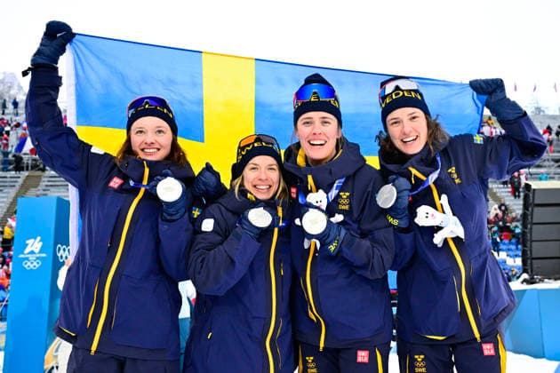 ANTERSELVA, ITALY 20260218 Sweden s Linn Gestblom, Anna Magnusson, Elvira Öberg and Hanna Öberg at the finish line after winning silver in the women s biathlon relay, 4x6 km, during the Winter Olympics in Anterselva, Italy. *** The image is included in the SPORTS PACKAGE. For others PAYMENT IMAGE *** ANTERSELVA ITALY x10030x *** ANTERSELVA, ITALY 20260218 Sweden s Linn Gestblom, Anna Magnusson, Elvira Öberg and Hanna Öberg at the finish line after winning silver in the women s biathlon relay, 4x6 km, during the Winter Olympics in Anterselva, Italy The image is included in the SPORTS PACKAGE For others PAYMENT IMAGE ANTERSELVA ITALY x10030x  Copyright: xJonasxEkströmer TTx 2026 OLYMPICS BI-SHOOTING RELAY WOMEN