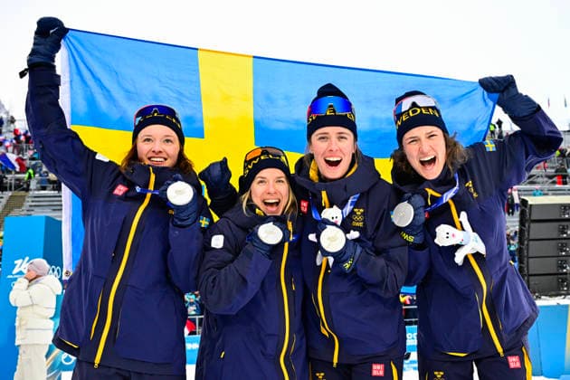 ANTERSELVA, ITALY 20260218 Sweden s Linn Gestblom, Anna Magnusson, Elvira Öberg and Hanna Öberg at the finish line after winning silver in the women s biathlon relay, 4x6 km, during the Winter Olympics in Anterselva, Italy. *** The image is included in the SPORTS PACKAGE. For others PAYMENT IMAGE *** ANTERSELVA ITALY x10030x *** ANTERSELVA, ITALY 20260218 Sweden s Linn Gestblom, Anna Magnusson, Elvira Öberg and Hanna Öberg at the finish line after winning silver in the women s biathlon relay, 4x6 km, during the Winter Olympics in Anterselva, Italy The image is included in the SPORTS PACKAGE For others PAYMENT IMAGE ANTERSELVA ITALY x10030x  Copyright: xJonasxEkströmer TTx 2026 OLYMPICS BI-SHOOTING RELAY WOMEN