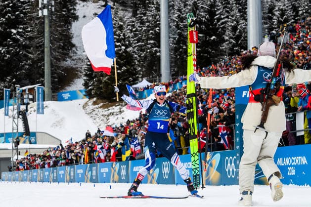 260218 Julia Simon of France celebrates with teammates after the women s biathlon 4 x 6 km relay during day 12 of the 2026 Winter Olympics on February 18, 2026 in Anterselva. Photo: Mathias Bergeld BILDBYRAN kod MB MB1336 skidskytte biathlon skiskyting Olympic Games, Olympische Spiele, Olympia, OS olympics winter olympics os ol olympiska spel vinter-os olympiske leker milano cortina 2026 milan cortina 2026 milano cortina 2026 olympic games milano cortina 2026 winter olympic games milano cortina-os milano cortina-ol vinter-ol 12 bbeng relay stafett jubel frankrike *** 260218 Julia Simon of France celebrates with teammates after the women s biathlon 4 x 6 km relay during day 12 of the 2026 Winter Olympics on February 18, 2026 in Anterselva Photo Mathias Bergeld BILDBYRAN code MB MB1336 biathlon biathlon biathlon olympic games olympics olympics winter olympics os ol olympic games winter os olympic games milano cortina 2026 milan cortina 2026 milano cortina 2026 olympic games milano cortina 2026 winter olympic games milano cortina os milano cortina ol winter ol 12 bbeng relay relay cheering france  Copyright: MATHIASxBERGELD BB260218MB116
