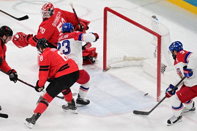 XXV Winter Olympic Games, Olympische Spiele, Olympia, OS in Milan, Italy, on February 18, 2026. Men s Ice hockey, Eishockey preliminary round playoffs, Czech Republic vs. Canada. Lukas Sedlak of Czech Republic, right, scores first goal of Czech Team. (CTKxPhoto MichalxKamaryt) CTKPhotoP2026021808040  CTKPhotoP2026021808040