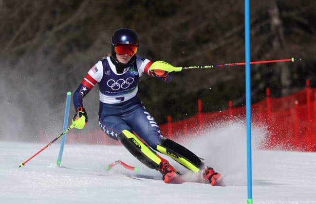 USA s Mikaela Shiffrin during her first leg in the Women s Slalom at the 2026 Winter Olympics in Cortina, Italy on Wednesday February 18, 2026.  OLY20260218617 HUGOxPHILPOTT