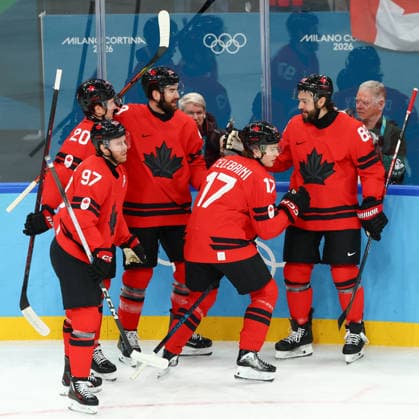 February 18, 2026, Milan, Lombardy, Italy: MACKLIN CELEBRINI 17 of Canada scores his side s first goal Quarterfinal game between Team Canada (CAN) and Team Czechia (CZE) at the Milano Cortina 2026 Olympic Games, Olympische Spiele, Olympia, OS Milan Italy - ZUMAc179 20260218_oly_c179_002 Copyright: xMickaelxChavetx