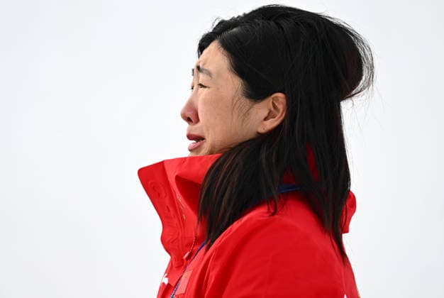 (260218) -- LIVIGNO, Feb. 18, 2026 -- Gold medalist Xu Mengtao of China reacts during the awarding ceremony for the freestyle skiing women s aerials at the Milan-Cortina 2026 Olympic Winter games, Winterspiele,Spiele, Summer games in Livigno, Italy, Feb. 18, 2026. ) (MICO2026)ITALY-LIVIGNO-OLYMPIC WINTER GAMES-FREESTYLE SKIING-WOMEN S AERIALS-FINAL ZhangxHongxiang 
