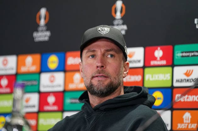 Sebastian Hoeness (Trainer, VfB Stuttgart) bei der Pressekonferenz vor dem Hinspiel der UEFA Europa League zwischen Celtic Glasgow FC und VfB Stuttgart in Glasgow, Schottland, am 18. Februar 2026. Mimik, Gesichtsausdruck, Copyright: xJOERANxSTEINSIEKx
