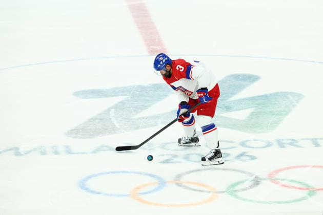 February 18, 2026, Milan, Lombardy, Italy: RADKO GUDAS 3 of Czechia drives the puck in the Quarterfinal game between Team Canada (CAN) and Team Czechia (CZE) at the Milano Cortina 2026 Olympic Games, Olympische Spiele, Olympia, OS Olympics 2026: Milano Cortina: Ice hockey, Eishockey Men: CAN:CZE  - ZUMAc179 20260218_oly_c179_067 Copyright: xMickaelxChavetx