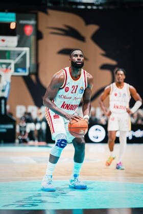 Easycredit BBL: Basketball Braunschweig Löwen - Fitness First Würzburger Baskets, 18.02.26 Eddy Edigin Jr. (Würzburg Baskets, 27) am Ball; Easycredit BBL: Basketball Braunschweig Löwen vs. Fitness First Würzburger Baskets am 18.02.2026 in der Volkswagen Halle, Braunschweig Copyright: xBEAUTIFULxSPORTS Tonhäuserx