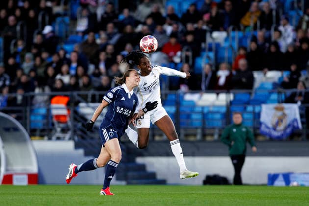 UEFA Women s Champions League - Real Madrid vs Paris FC MADRID, SPAIN -February 18:Naomie Feller of Real Madrid and Thea Greboval of Paris FC fight for the ball during the UEFA Women s Champions League match between Real Madrid and Paris FC at Alfredo Di Stefano stadium in Madrid.(Photo by Guillermo Martinez f22photo) Madrid Alfredo Di Stefano Stadium Spain Copyright: xGuillermoxMartinezx