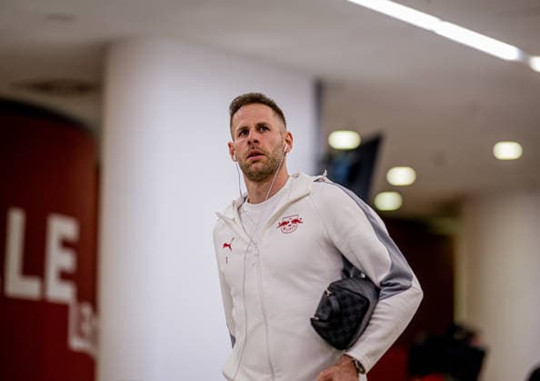 Leipzigs Torwart Torhueter Peter Gulacsi. Fussball DFB-Pokal Viertelfinale: FC Bayern Muenchen - RB Leipzig 2:0. 11. Februar 2026: Muenchen, Allianz Arena. FC Bayern Muenchen - RB Leipzig 2:0 *** Leipzig goalkeeper Peter Gulacsi Soccer DFB Cup quarter-final FC Bayern Muenchen RB Leipzig 2 0 February 11, 2026 Munich, Allianz Arena FC Bayern Muenchen RB Leipzig 2 0