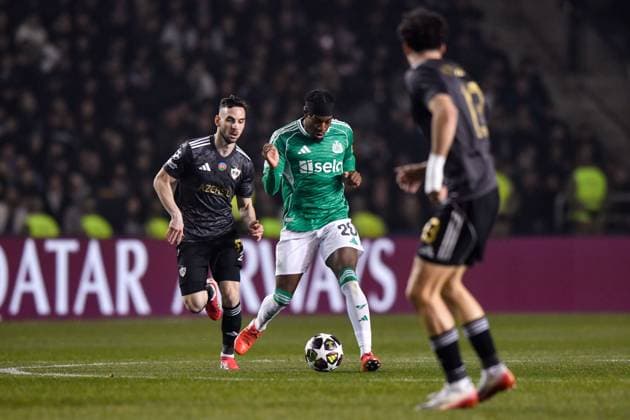 Anthony Elanga of Newcastle United Football Club passes the ball Qarabag v Newcastle United, UEFA Champions League, Knockout Round Play-Offs, First Leg, Football, Tofig Bahramov Republican Stadium, Baku, Azerbaijan - 18 Feb 2026Baku Tofig Bahramov Republican Stadiu Azerbaijan EDITORIAL USE ONLY No use with unauthorised audio, video, data, fixture lists, club league logos or live services. Online in-match use limited to 120 images, no video emulation. No use in betting, games or single club league player publications. Copyright: xElmirxKarimov Shutterstockx 16660416q