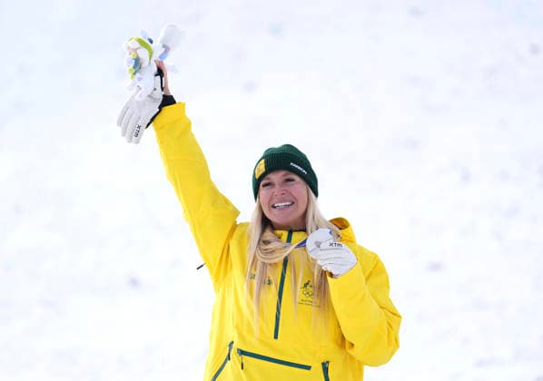 (260218) -- LIVIGNO, Feb. 18, 2026 -- Silver medalist Danielle Scott of Australia celebrates during the awarding ceremony of the freestyle skiing women s aerials at the Milan-Cortina 2026 Olympic Winter games, Winterspiele,Spiele, Summer games in Livigno, Italy, Feb. 18, 2026. ) (MICO2026)ITALY-LIVIGNO-OLYMPIC WINTER GAMES-FREESTYLE SKIING-WOMEN S AERIALS-FINAL HuxChao 