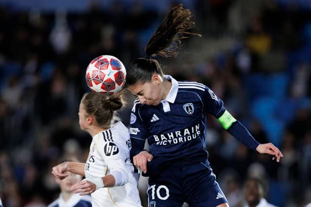 UEFA Women s Champions League - Real Madrid vs Paris FC MADRID, SPAIN -February 18:Clara Mateo of Paris FC and Filippa Angeldahl of Real Madrid during the UEFA Women s Champions League match between Real Madrid and Paris FC at Alfredo Di Stefano stadium in Madrid.(Photo by Guillermo Martinez f22photo) Madrid Alfredo Di Stefano Stadium Spain Copyright: xGuillermoxMartinezx