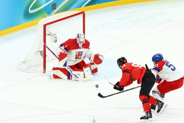 February 18, 2026, Milan, Lombardy, Italy: MITCH MARNER 93 of Canada scores the winning goal during the overtime of the Quarterfinal game between Team Canada (CAN) and Team Czechia (CZE) at the Milano Cortina 2026 Olympic Games, Olympische Spiele, Olympia, OS Canada won 4:3. Milan Italy - ZUMAc179 20260218_oly_c179_073 Copyright: xMickaelxChavetx