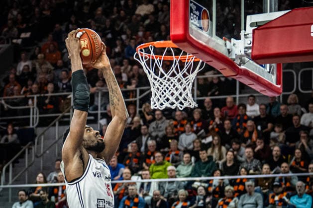 Rostock, Deutschland 18. Februar 2026: 1.BBL - 2025 2026 - Rostock Seawolves vs. Bamberg Baskets Im Bild: Ejiofor Onu (Bamberg Baskets) Copyright: xFotostandx xVoelkerx