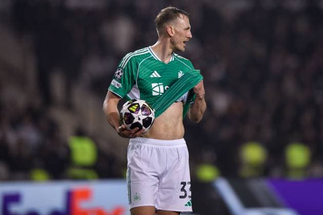 Dan Burn of Newcastle United Football Club holds onto the ball Qarabag v Newcastle United, UEFA Champions League, Knockout Round Play-Offs, First Leg, Football, Tofig Bahramov Republican Stadium, Baku, Azerbaijan - 18 Feb 2026Baku Tofig Bahramov Republican Stadiu Azerbaijan EDITORIAL USE ONLY No use with unauthorised audio, video, data, fixture lists, club league logos or live services. Online in-match use limited to 120 images, no video emulation. No use in betting, games or single club league player publications. Copyright: xElmirxKarimov Shutterstockx 16660416ab