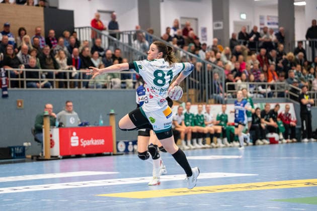 HSG Blomberg-Lippe (GER) vs. Frisch Auf Goeppingen (GER), Handball, 1. Handball Bundesliga Frauen, 18. Spieltag, 18.2.2026, Saision 2025 2026, Blomberg Lea Neubrander (Frisch Auf Goeppingen, 81) im Torwurf Blomberg Sporthalle an der Ulmenallee Deutschland