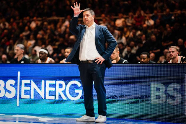 Easycredit BBL: Basketball Braunschweig Löwen - Fitness First Würzburger Baskets, 18.02.26 Saöa Filipovski (Trainer Würzburg Baskets); Easycredit BBL: Basketball Braunschweig Löwen vs. Fitness First Würzburger Baskets am 18.02.2026 in der Volkswagen Halle, Braunschweig Copyright: xBEAUTIFULxSPORTS Tonhäuserx