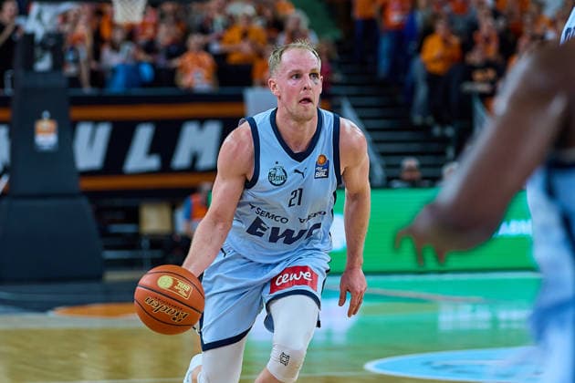 Seth Hinrichs (EWE Baskets Oldenburg, 21) GER, ratiopharm ulm vs. EWE Baskets Oldenburg, Basketball, 19. Spieltag, EasyCredit BBL, Spielzeit 2025 2026, 18.02.2026 GER, ratiopharm ulm vs. EWE Baskets Oldenburg, Basketball, 19. Spieltag, EasyCredit BBL, Spielzeit 2025 2026, 18.02.2026 Neu-Ulm Copyright: xEibner-Pressefoto GeraldxOelze-dexStoppanyx EP_ODS