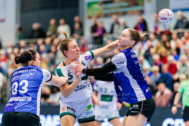 v.l. Elin Magnusdottir (HSG Blomberg-Lippe, 33), Ann Kynast (FRISCH AUF Goeppingen, 05), Nieke Kuehne (HSG Blomberg-Lippe, 09) GER, HSG Blomberg-Lippe vs. FRISCH AUF Goeppingen, Handball, 1. Bundesliga Frauen, 18. Spieltag, 18.02.2026 GER, HSG Blomberg-Lippe vs. FRISCH AUF Goeppingen, Handball, 1. Bundesliga Frauen, 18. Spieltag, 18.02.2026 Blomberg Copyright: xEibner-Pressefoto JanxRollingerx EP_JSK