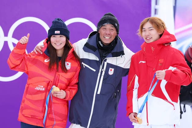 (L to R) Mari Fukada (JPN), Yasuhiro Sato coach (JPN), Su Yiming (CHN), FEBRUARY 18, 2026 - Snowboarding : Women s Slopestyle Medal ceremony during the Milano Cortina 2026 Olympic Winter games, Winterspiele,Spiele, Summer games at Livigno Snow Park in Livigno, Italy.  aflo_320381392