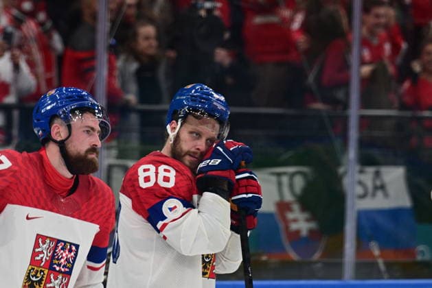 XXV Winter Olympic Games, Olympische Spiele, Olympia, OS in Milan, Italy, on February 18, 2026. Men s Ice hockey, Eishockey preliminary round playoffs, Czech Republic vs. Canada. Disappointed Czech David Pastrnak (right) after the match. (CTKxPhoto MichalxKamaryt) CTKPhotoP2026021809632  CTKPhotoP2026021809632