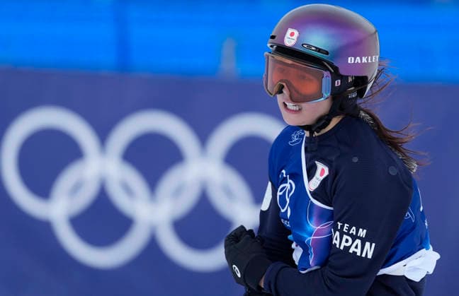 Kokomo Murase of Japan reacts in the finish area after her last run in the Women s Snowboard Slopestyle competition at the Milano Cortina 2026 Winter Olympic Games, Olympische Spiele, Olympia, OS in Livigno, Italy, on Wednesday, February 18, 2026. Mari Fukada of Japan won the gold medal, Zoi Sadowski Synnott of New Zealand won the silver medal and Murase won the bronze medal.  OLY20260218863 BOBxSTRONG