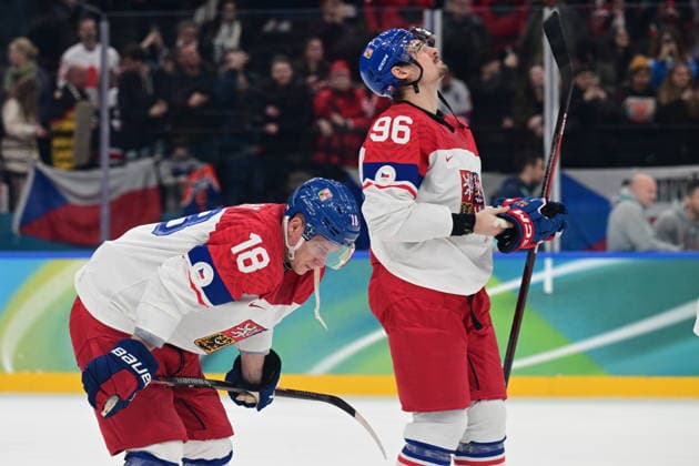 XXV Winter Olympic Games, Olympische Spiele, Olympia, OS in Milan, Italy, on February 18, 2026. Men s Ice hockey, Eishockey preliminary round playoffs, Czech Republic vs. Canada. From left Ondrej Palat, David Tomasek of Czech Republic after the match. (CTKxPhoto MichalxKamaryt) CTKPhotoP2026021809731  CTKPhotoP2026021809731