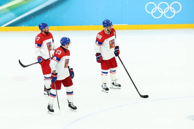 February 18, 2026, Milan, Lombardy, Italy: FILIP HRONEK 17, LUKAS SEDLAK 23 and MARTIN NECAS 98 of Czechia play the overtime during the Quarterfinal game between Team Canada (CAN) and Team Czechia (CZE) at the Milano Cortina 2026 Olympic Games, Olympische Spiele, Olympia, OS Milan Italy - ZUMAc179 20260218_oly_c179_103 Copyright: xMickaelxChavetx